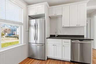 113 Minot St, Unit 2 in Boston, MA - Building Photo - Building Photo