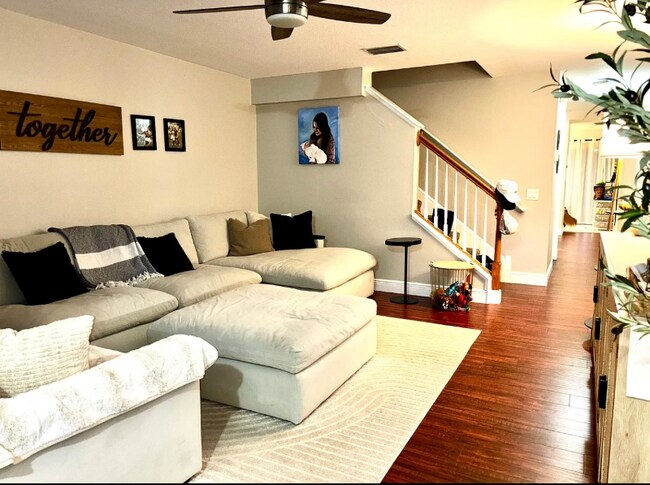 3866 Island Way in St. Petersburg, FL - Building Photo - Building Photo