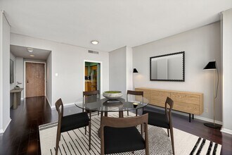 15 Greenway Plz in Houston, TX - Building Photo - Building Photo