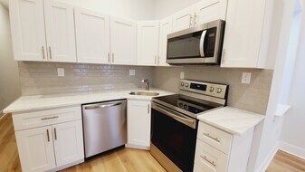 4138 W Girard Ave in Philadelphia, PA - Building Photo