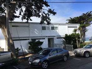 122 Hilton Ln in Pacifica, CA - Building Photo - Building Photo