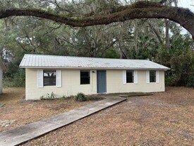 657 NE Waldo Rd in Gainesville, FL - Building Photo