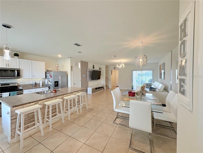 1818 Red Canyon Dr in Kissimmee, FL - Building Photo - Building Photo