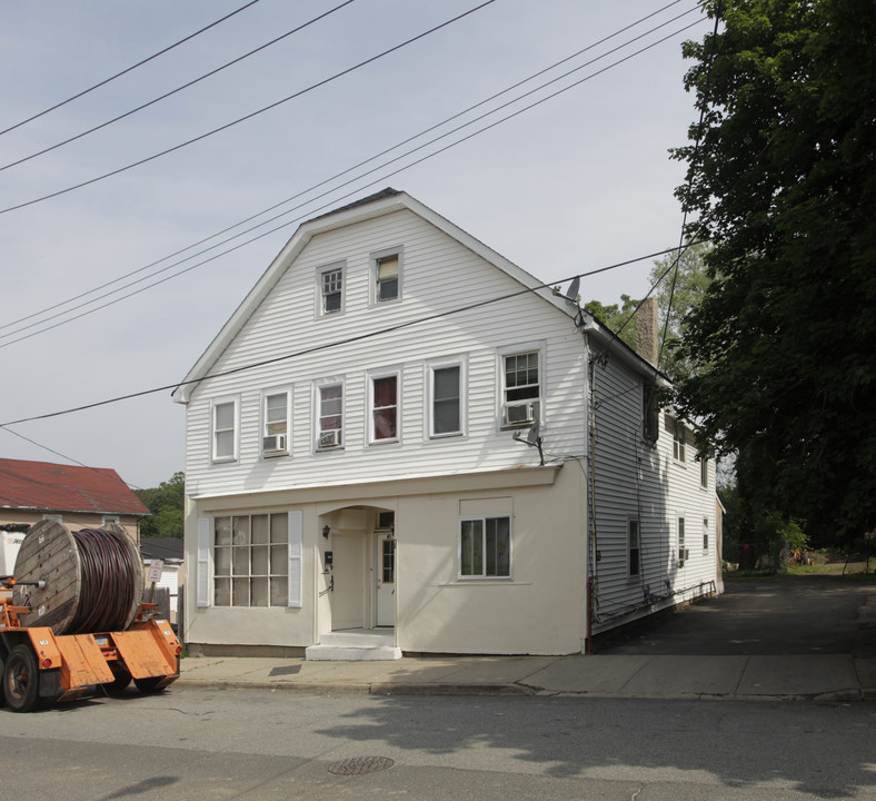 38-40 Grove St in Glen Cove, NY - Building Photo