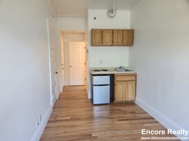 1081 Beacon St, Unit #6 Apartamentos