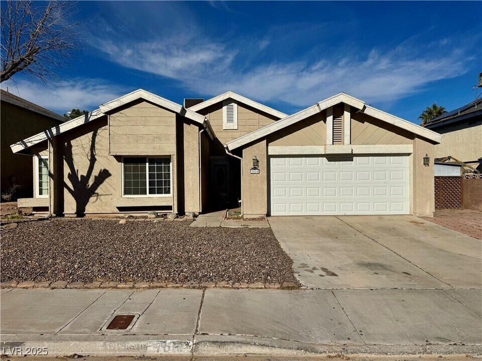 7018 Montcliff Ave in Las Vegas, NV - Building Photo