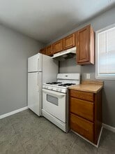 18704 Jefferson in Riverview, MI - Building Photo - Building Photo