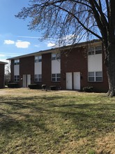 Crestwood Village in Columbus, OH - Building Photo - Building Photo