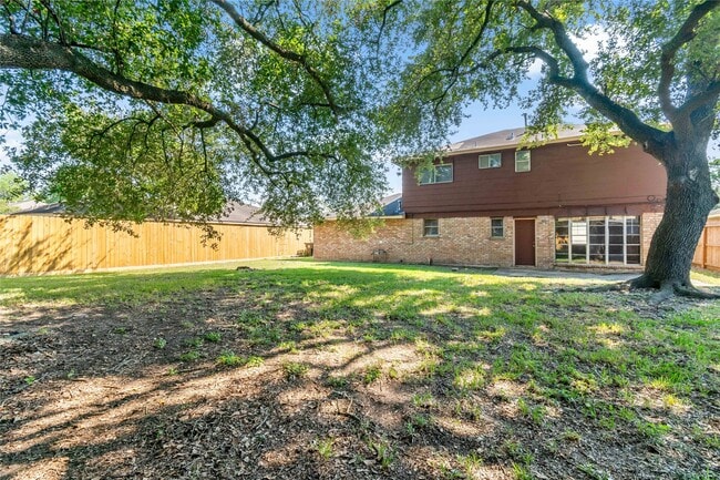 property at 11610 Hillcroft Ave