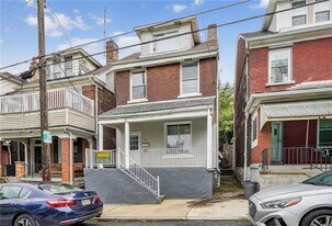 341 Lawn St in Pittsburgh, PA - Building Photo