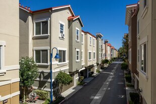 Building 2 in Dublin, CA - Building Photo