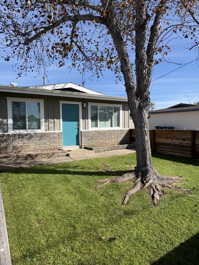 property at 2721 Drew Ln