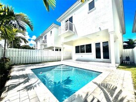 1602 Hayes St in Hollywood, FL - Building Photo