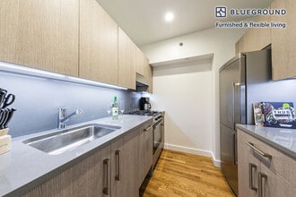 101 W 15th St, Unit FL5-ID19 in New York, NY - Foto de edificio - Building Photo