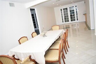 4751 Haskell Ave in Los Angeles, CA - Building Photo - Building Photo