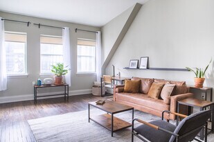 225 E Michigan St in Milwaukee, WI - Building Photo