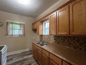 311 W Spring St in Weatherford, TX - Building Photo - Building Photo