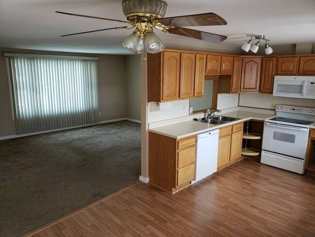 4715 Shadowglen Dr in Colorado Springs, CO - Building Photo - Building Photo