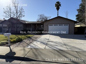 3161 Rodeo Ln in Livermore, CA - Building Photo - Building Photo