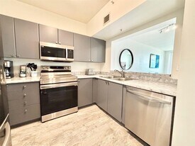 3020 NE 32nd Ave in Fort Lauderdale, FL - Building Photo