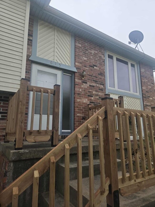 615 Skyline Dr in Junction City, KS - Building Photo - Building Photo