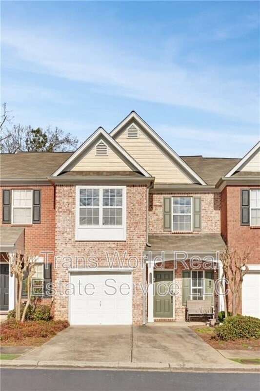 property at 1102 Pleasant Oaks Ct