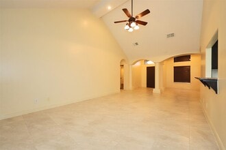 8801 Snow Falls Dr in Laredo, TX - Building Photo - Building Photo