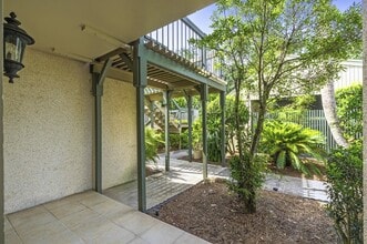 10136 Leisure Ln N, Unit 10136 Leisure Ln N #26 in Jacksonville, FL - Foto de edificio - Building Photo