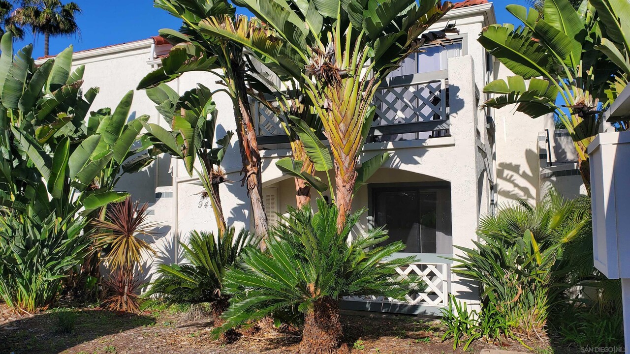 9444 Twin Trails Dr in San Diego, CA - Building Photo