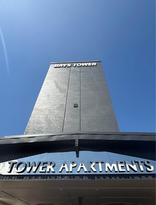 Bays Tower Apartments in Joliet, IL - Foto de edificio - Building Photo