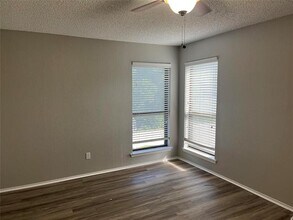2431 Kingsford Ct in Arlington, TX - Building Photo - Building Photo