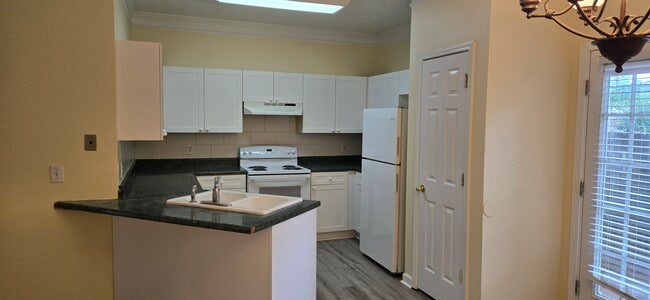 5074 Leeshire Trce in Tucker, GA - Foto de edificio - Building Photo