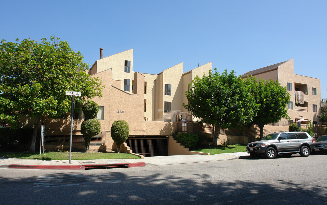 465 Oak St in Glendale, CA - Building Photo