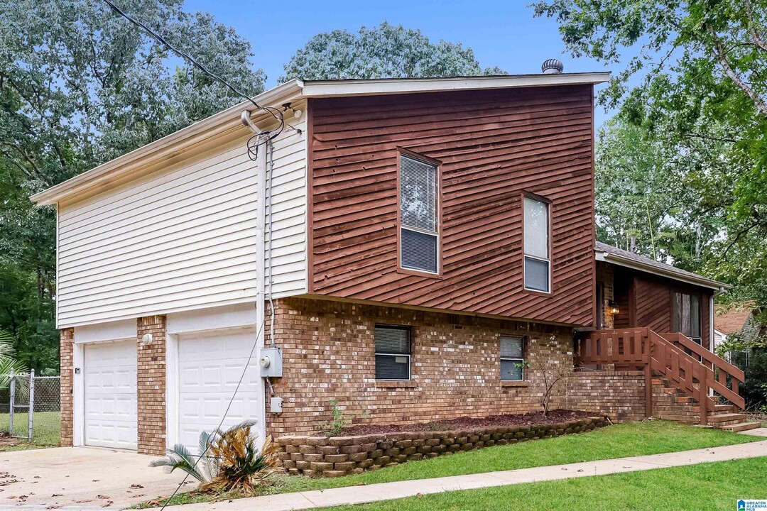 3210 Edenburg Dr in Hueytown, AL - Foto de edificio