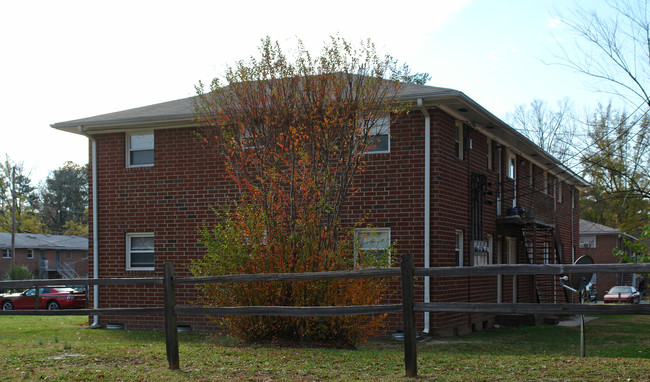 Sedgefield Pointe in Durham, NC - Building Photo - Building Photo