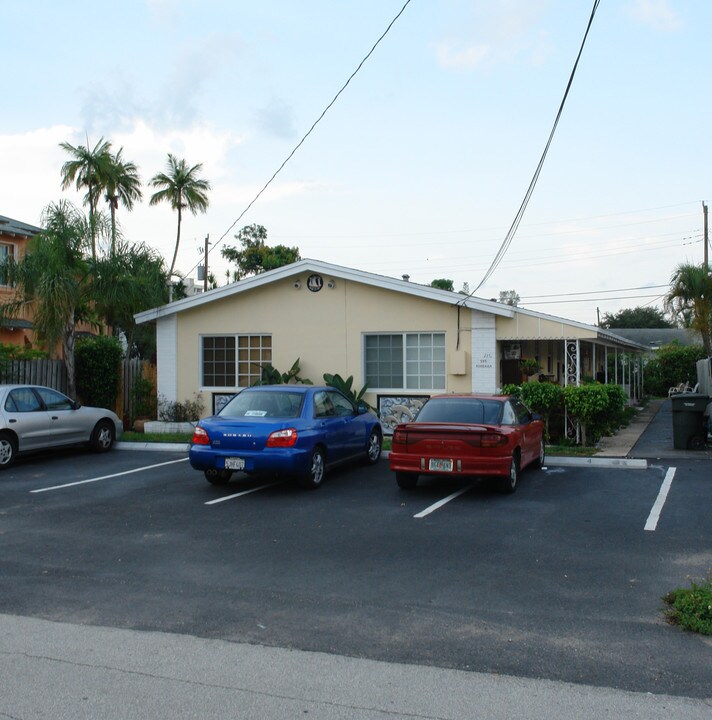 716 SE 14th Ct in Fort Lauderdale, FL - Foto de edificio