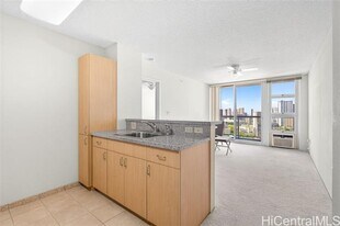 1315 Kalakaua Ave in Honolulu, HI - Building Photo