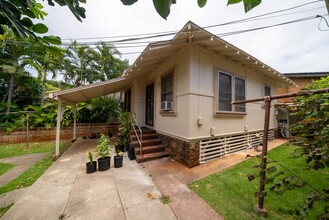 3811 Waialae Ave in Honolulu, HI - Building Photo - Building Photo