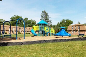 200 Stratford Ln in Middletown, NY - Building Photo - Building Photo