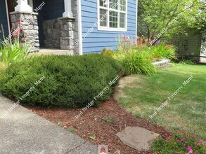 18385 SW Swanstrom Dr in Sherwood, OR - Building Photo - Building Photo