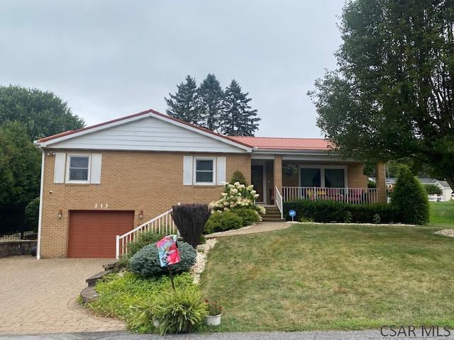 213 Sunapee Dr in Johnstown, PA - Building Photo