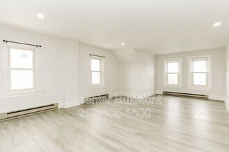 340-342 W Broad St in Quakertown, PA - Building Photo - Building Photo