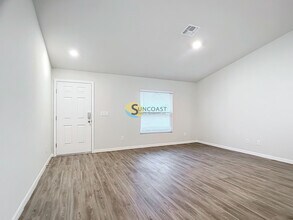 1039 Birchcrest Blvd in Port Charlotte, FL - Building Photo - Building Photo