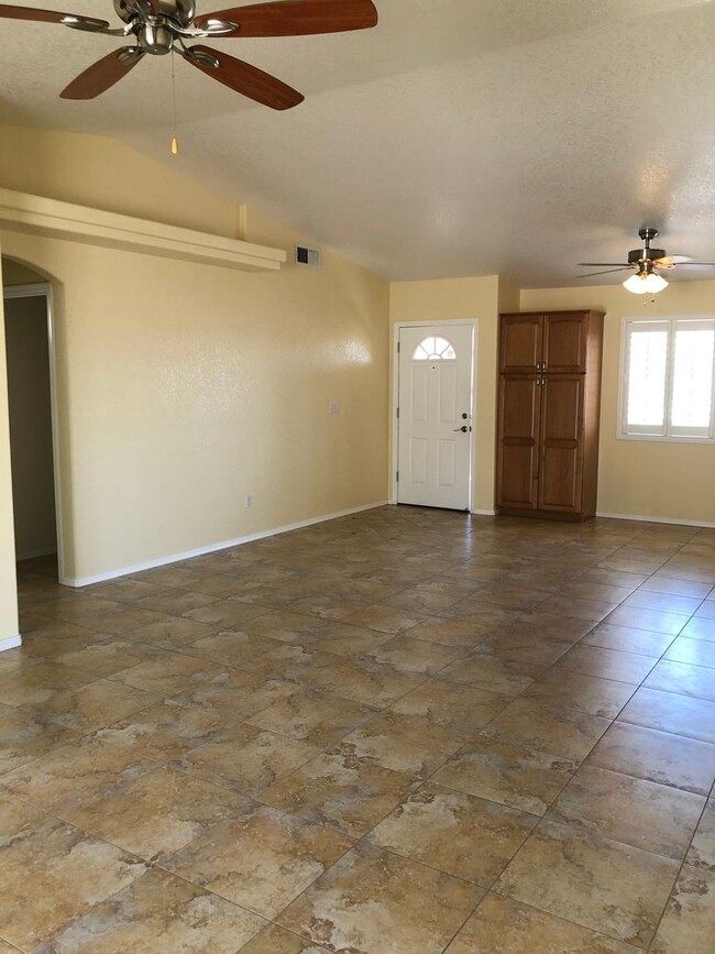2827 Kiowa Blvd S in Lake Havasu City, AZ - Building Photo - Building Photo