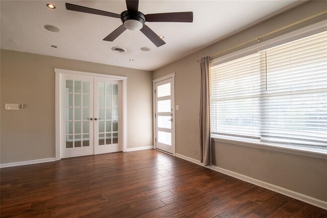 4805 Creekwood Rd in Austin, TX - Building Photo - Building Photo