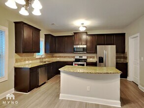 400 Louise Way in Locust Grove, GA - Building Photo - Building Photo