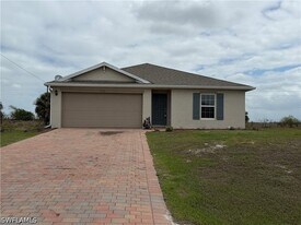 513 Ella Jean Pl in La Belle, FL - Building Photo