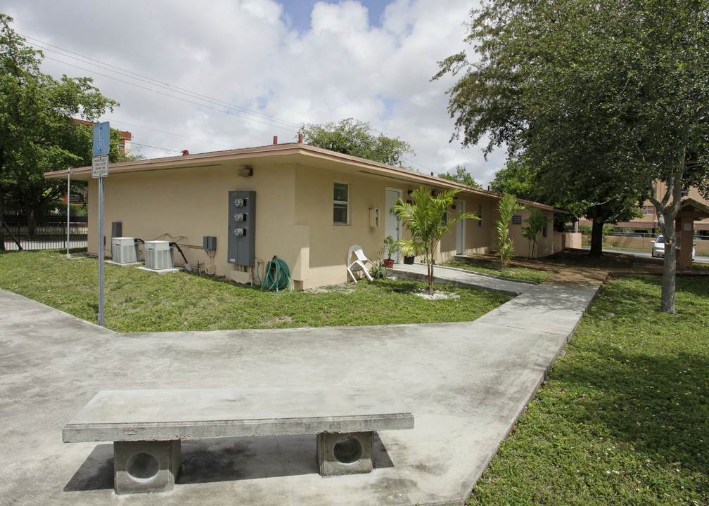 Buena Vista Villas in Miami, FL - Building Photo