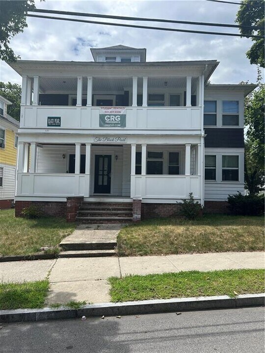 98 Eaton St in Providence, RI - Building Photo