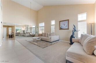 8612 Sierra Cima Ln in Las Vegas, NV - Building Photo - Building Photo